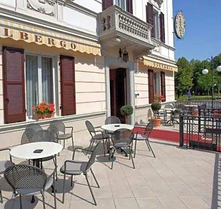 Vittoria Отель